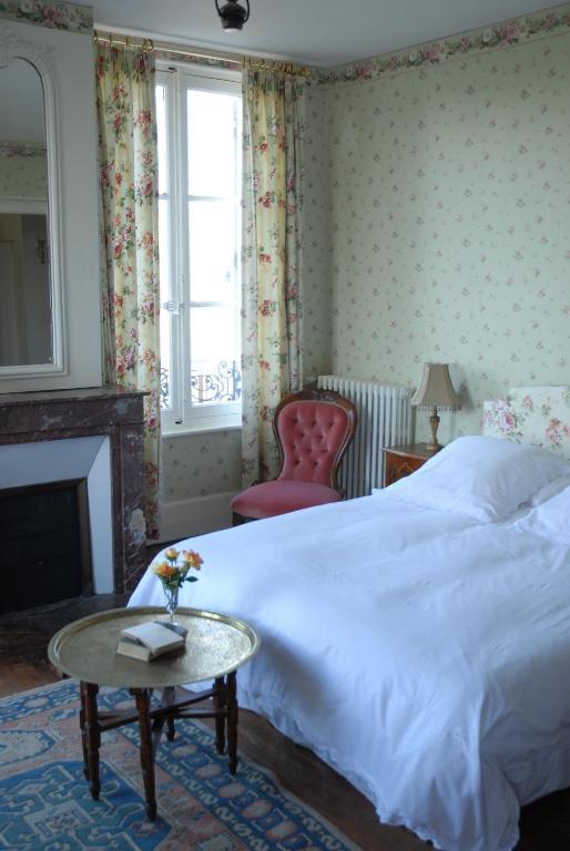 Chambres D'Hotes Chateau De La Puisaye Верней-д'Авре-ет-д'Ітон Екстер'єр фото